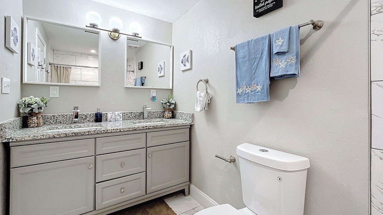 Photo of Bathroom in Seminole