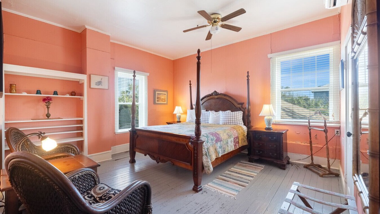 Photo of Bedroom in Cedar Key