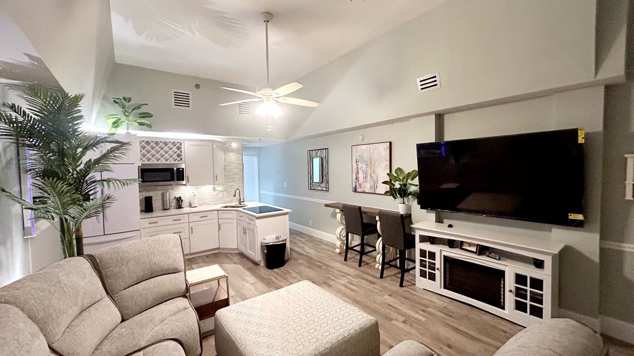 Photo of Livingroom in Daytona Beach
