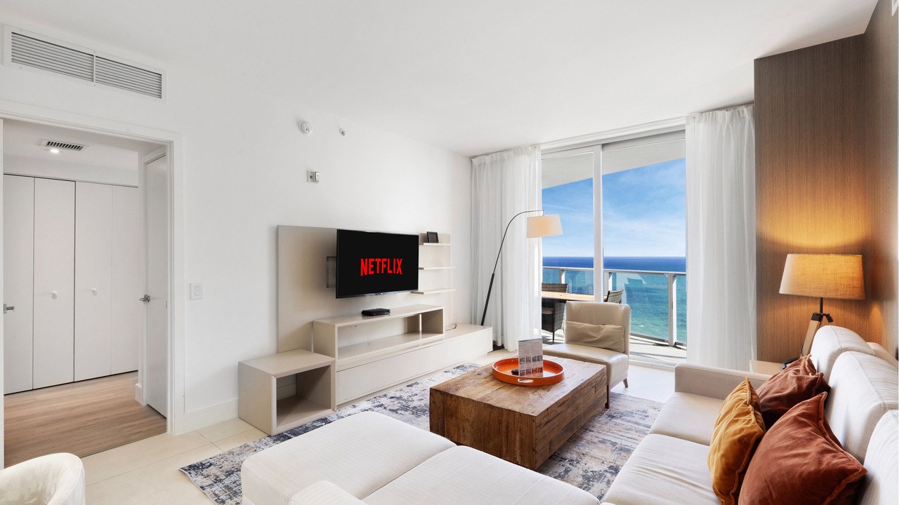 Photo of Livingroom in Hollywood South Central Beach