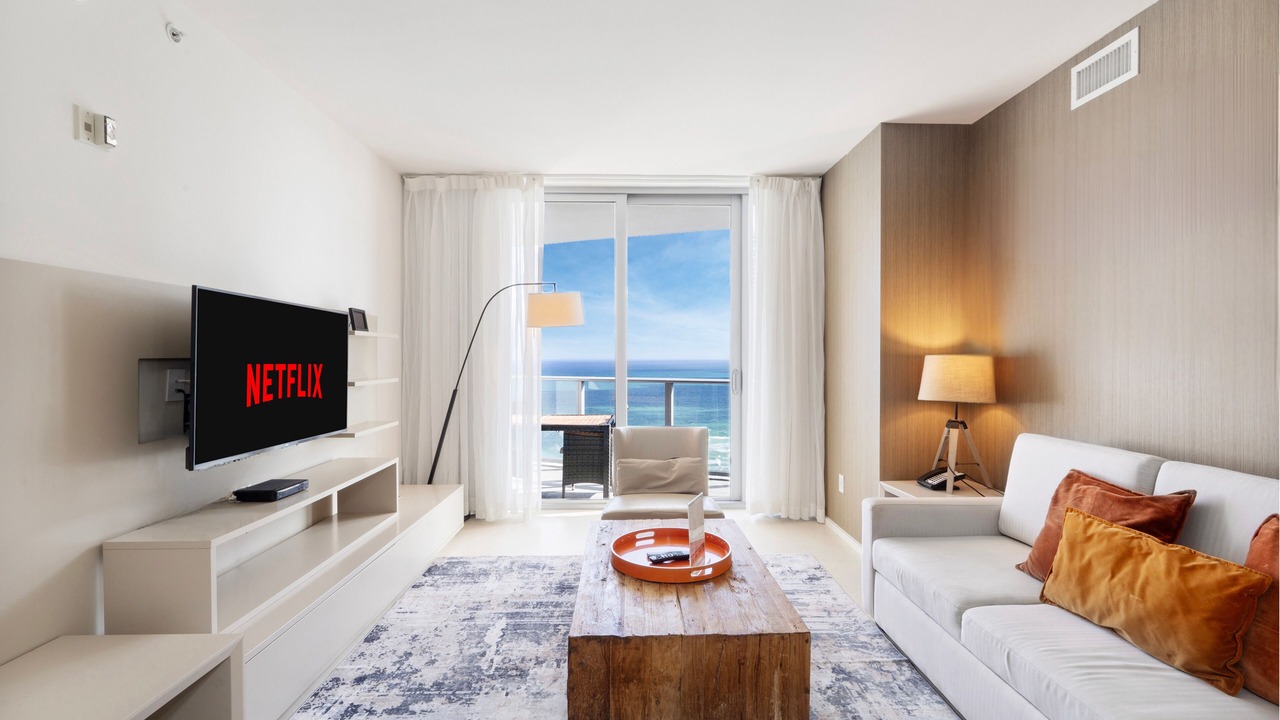 Photo of Livingroom in Hollywood South Central Beach