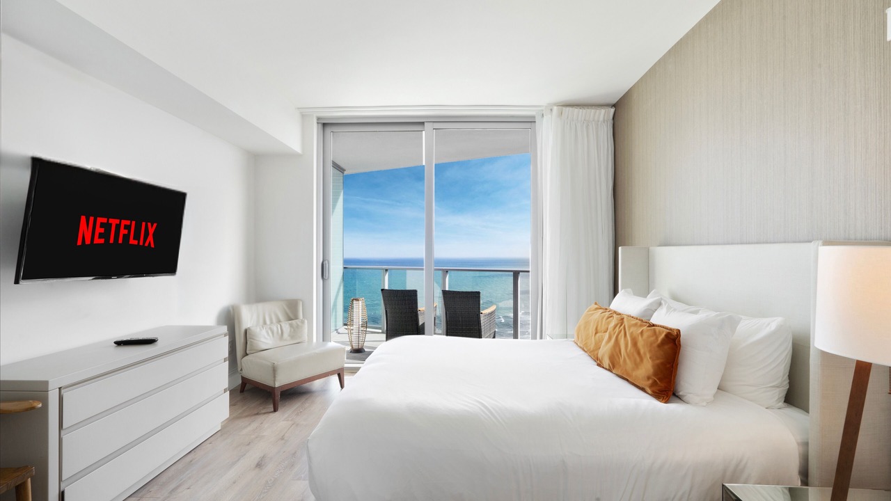 Photo of Bedroom in Hollywood South Central Beach