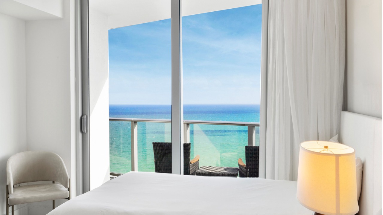 Photo of Bedroom in Hollywood South Central Beach
