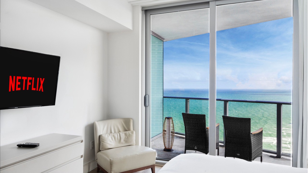 Photo of Bedroom in Hollywood South Central Beach