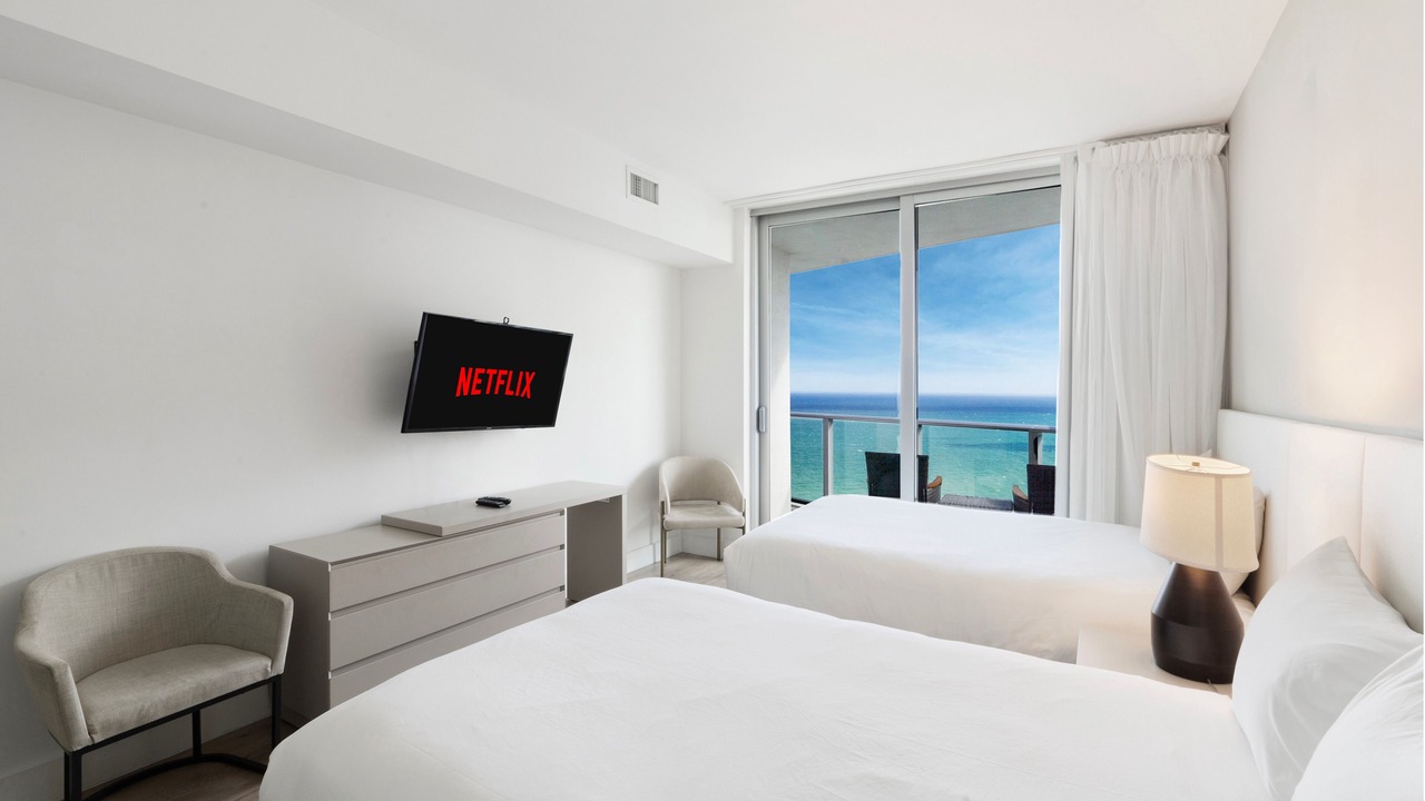 Photo of Bedroom in Hollywood South Central Beach
