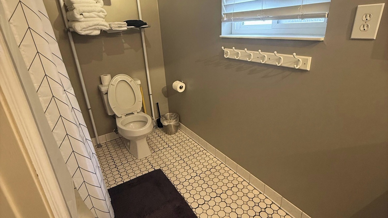 Photo of Bathroom in Marineland Acres