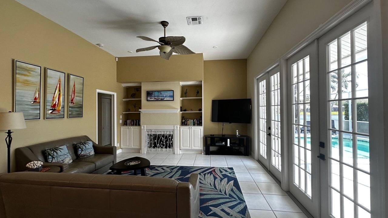Photo of Livingroom in Central Naples