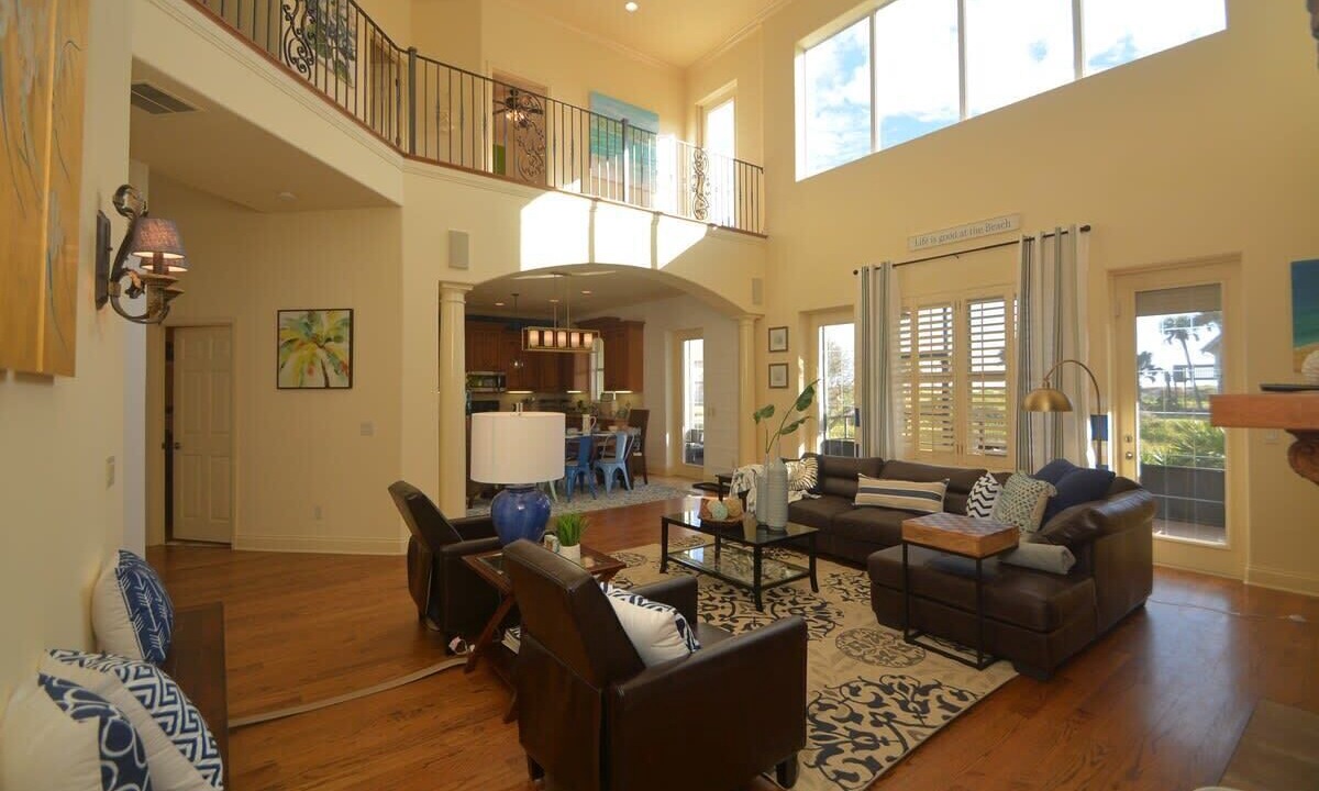 Photo of Livingroom in Marineland Acres