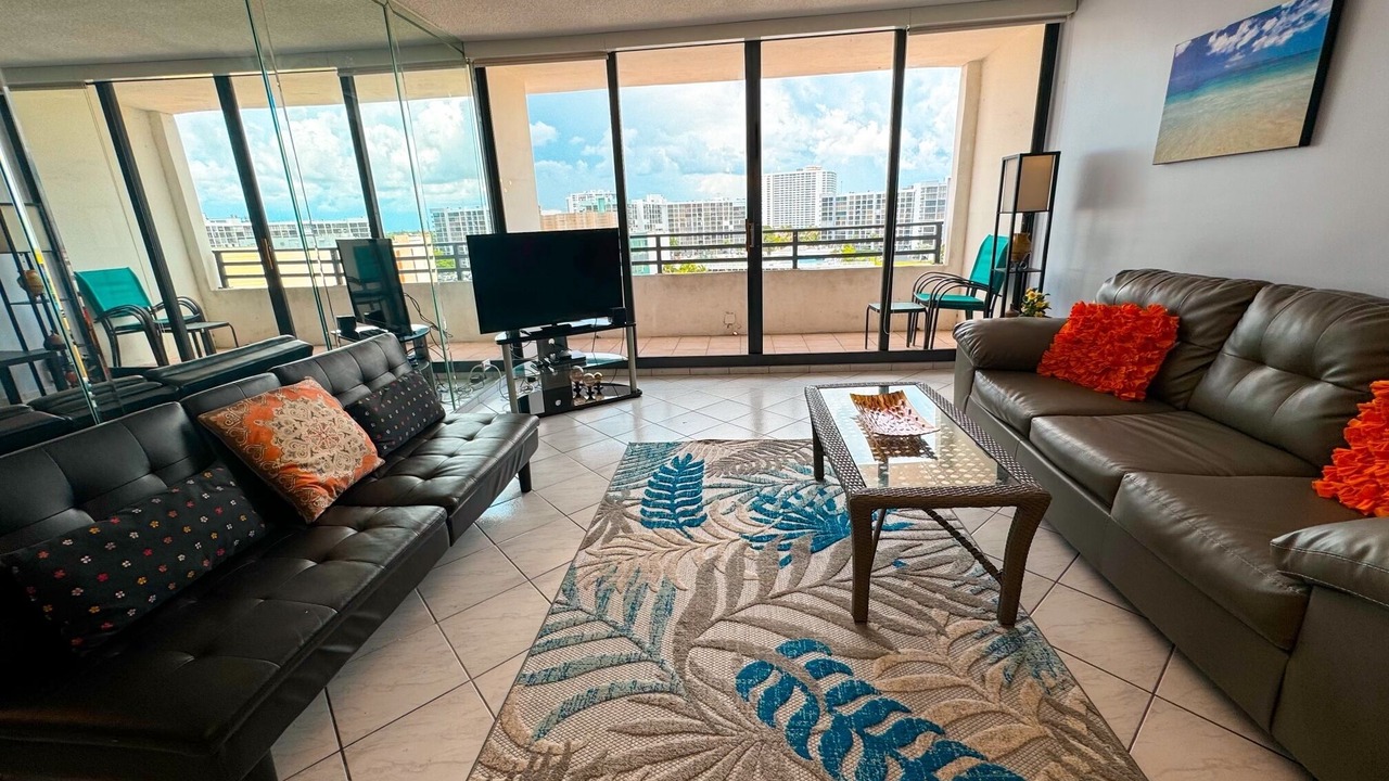 Photo of Livingroom in Hollywood South Central Beach
