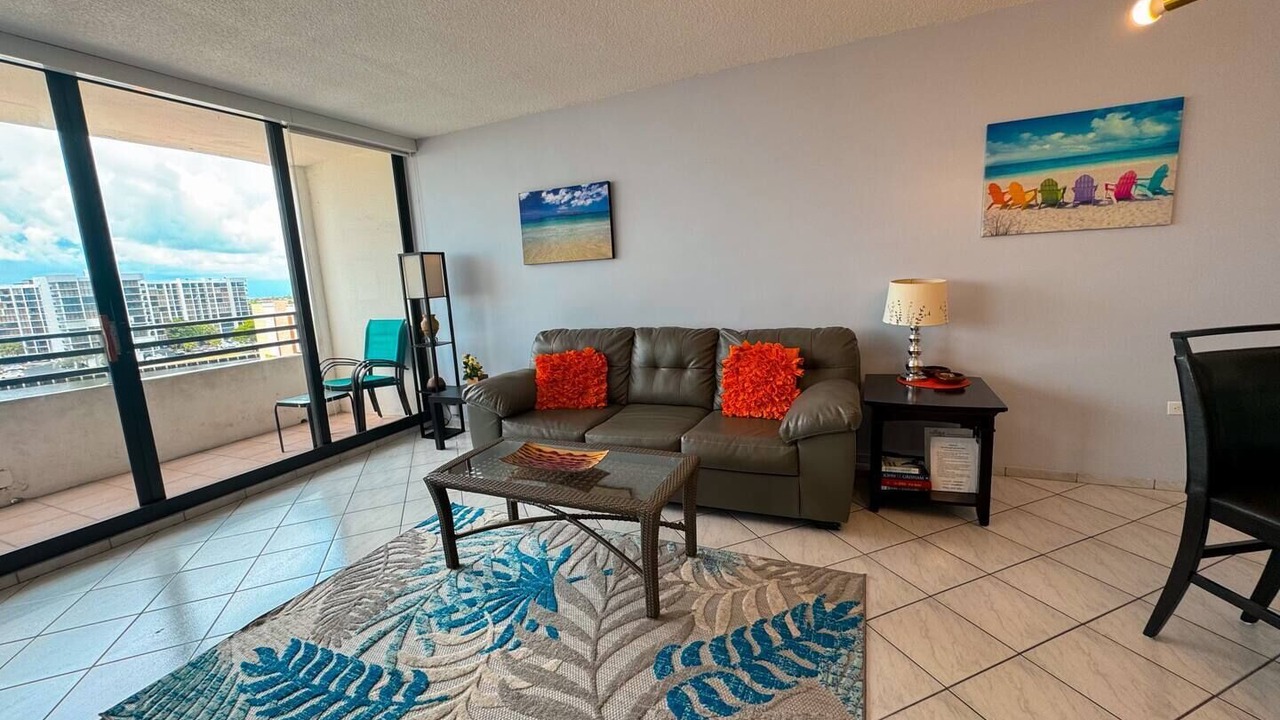 Photo of Livingroom in Hollywood South Central Beach