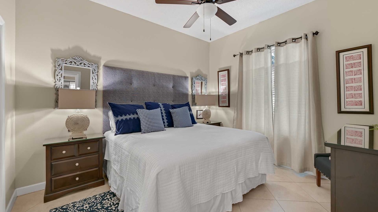 Photo of Bedroom in Avalon Beach Estates