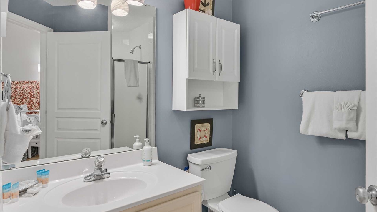 Photo of Bathroom in Avalon Beach Estates
