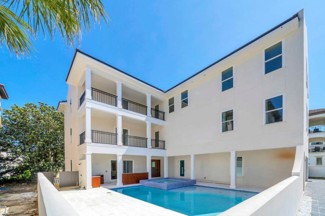 Photo of Others in Avalon Beach Estates