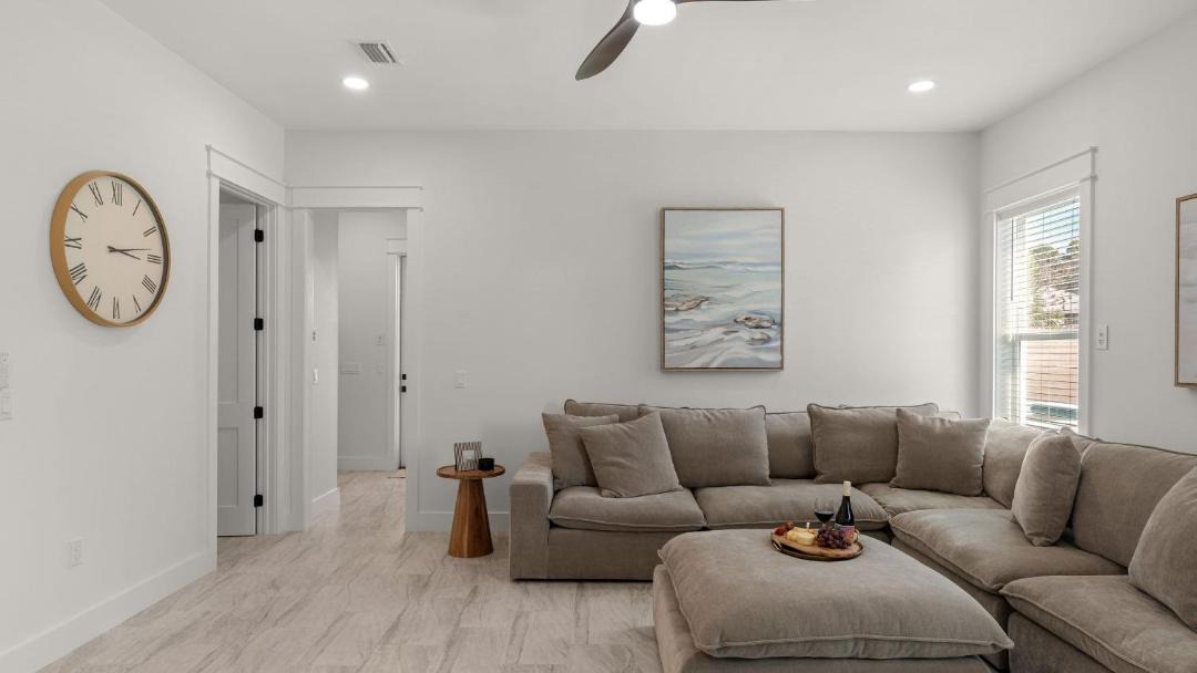 Photo of Livingroom in Gulfview Heights