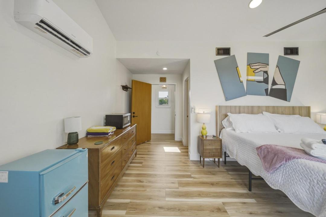Photo of Bedroom in Bayshore Gardens
