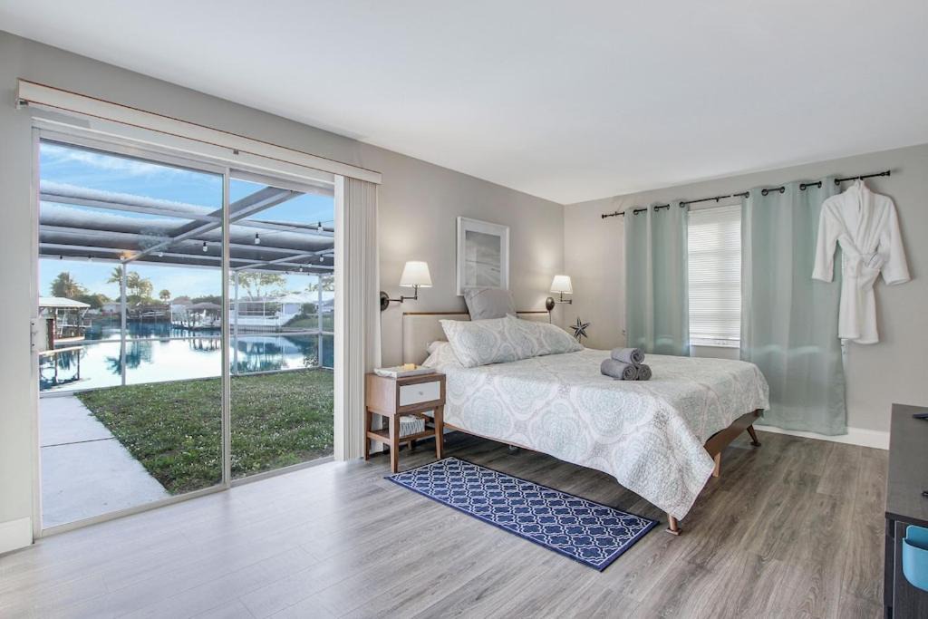 Photo of Bedroom in Waterway Manor