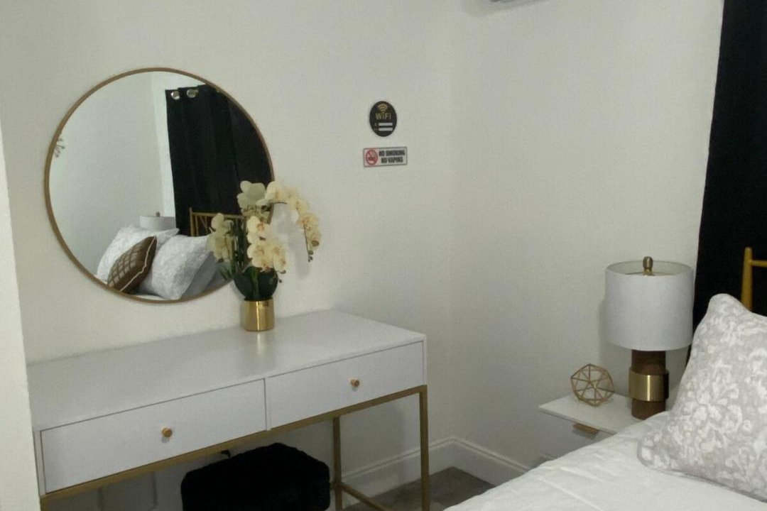Photo of Bedroom in Egypt Lake-Leto