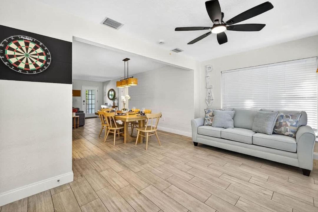 Photo of Livingroom in Bay Esplanade