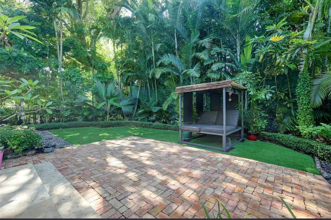 Photo of Others in Coral Gables Section
