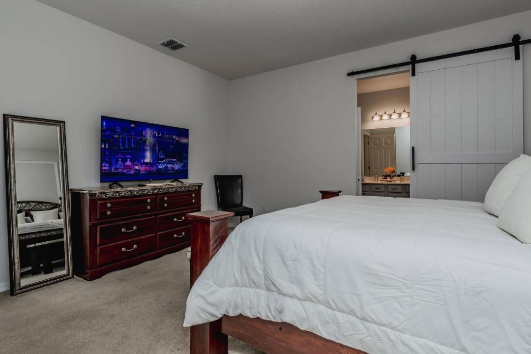 Photo of Bedroom in Veranda Palms