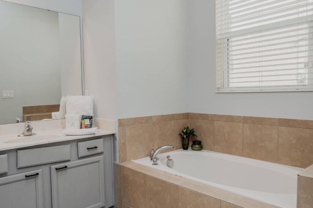 Photo of Bathroom in Veranda Palms