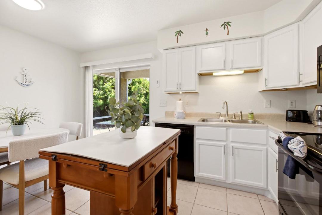 Photo of Kitchen in Englewood East