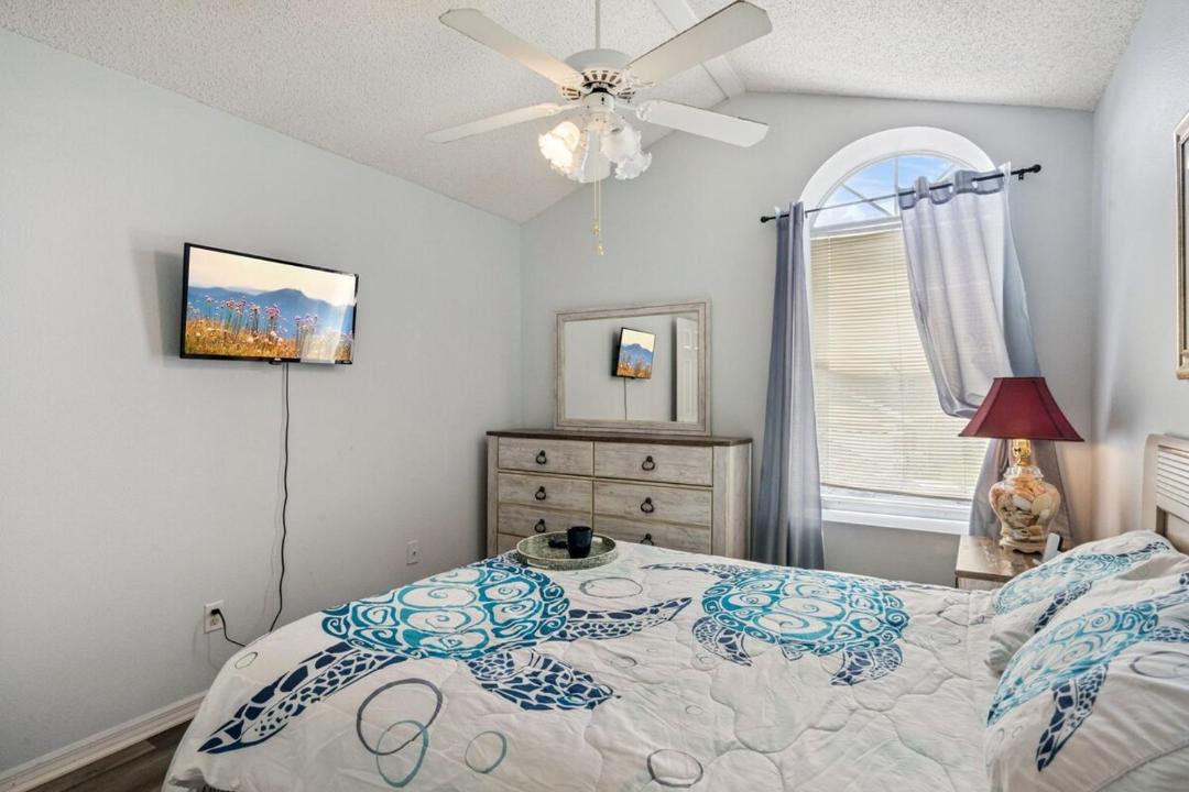 Photo of Bedroom in Lake Davenport Estates