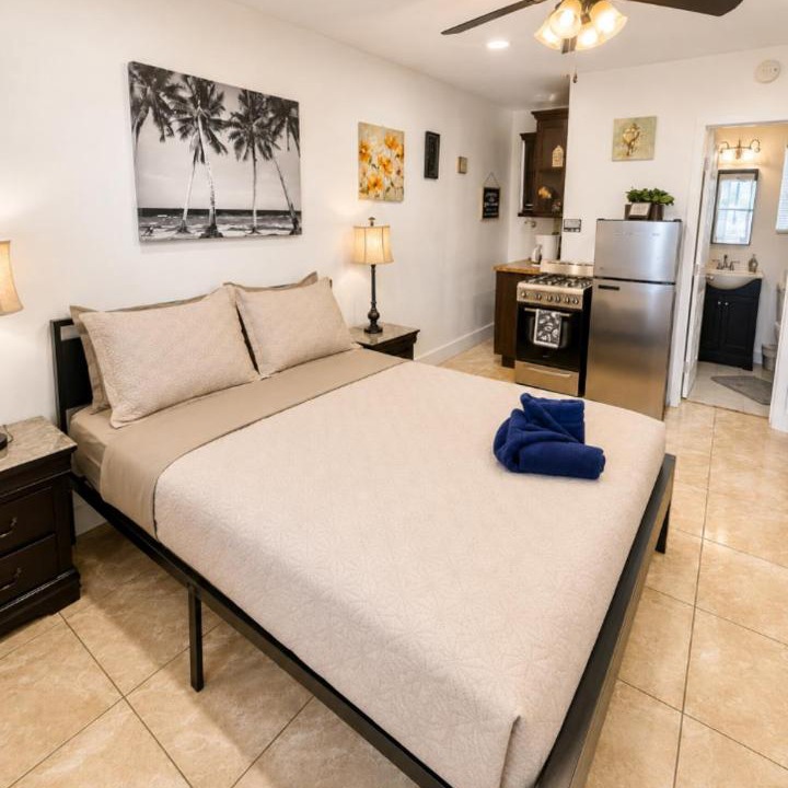 Photo of Bedroom in Hollywood South Central Beach