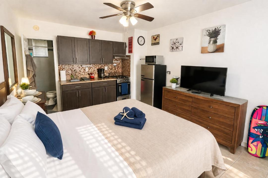 Photo of Bedroom in Hollywood South Central Beach