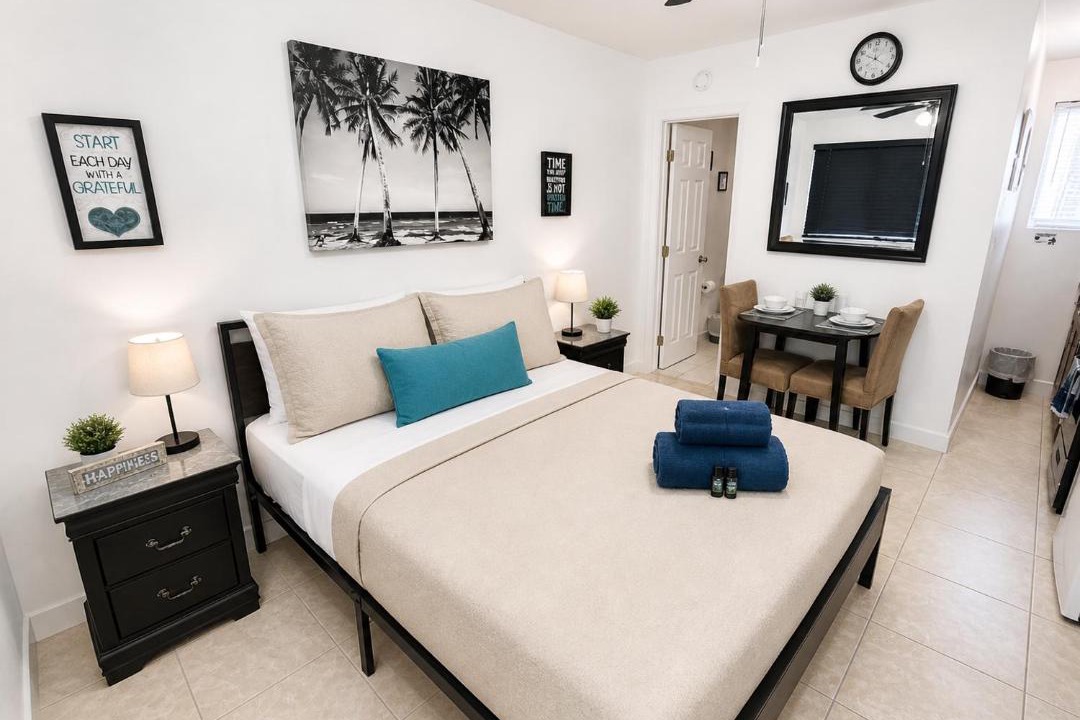Photo of Bedroom in Hollywood South Central Beach