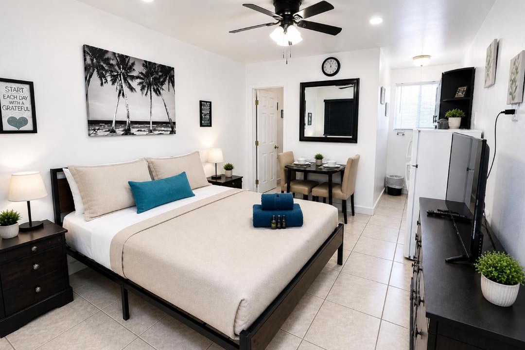 Photo of Bedroom in Hollywood South Central Beach