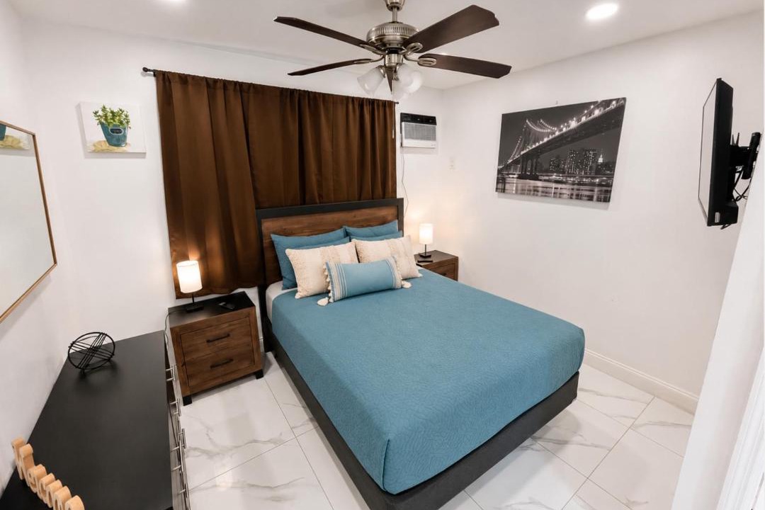 Photo of Bedroom in Hollywood South Central Beach