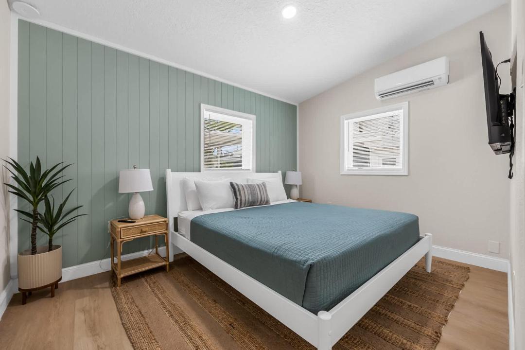 Photo of Bedroom in Parsuns To Cocoa Beach