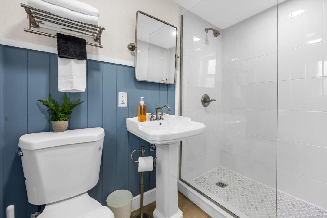 Photo of Bathroom in Parsuns To Cocoa Beach