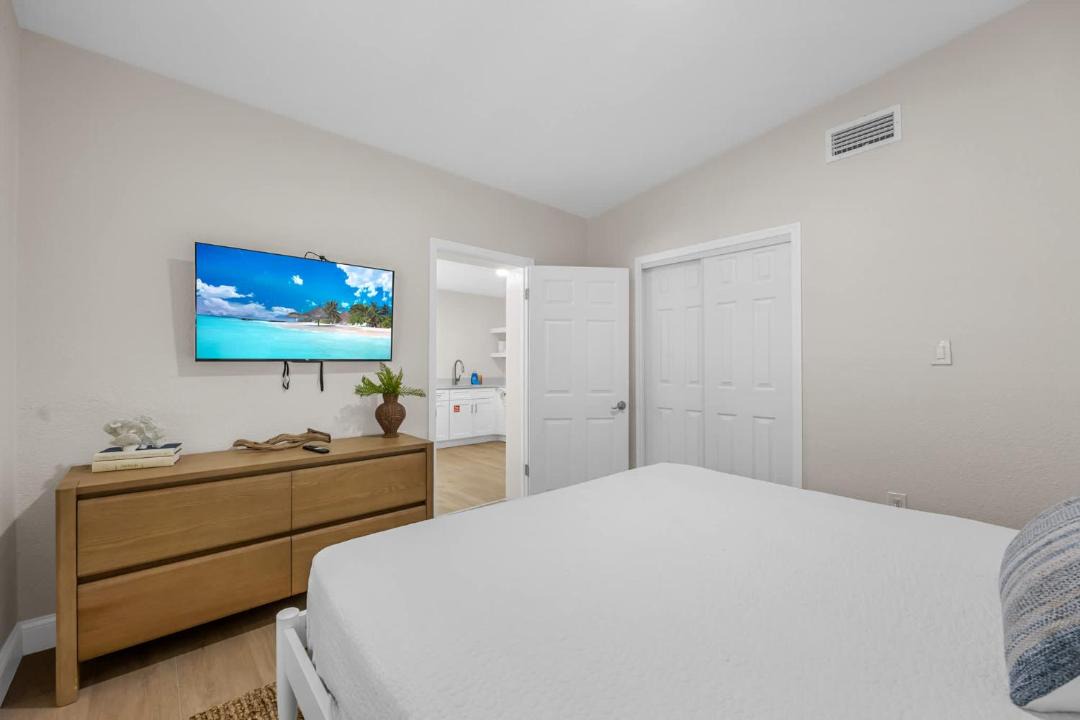 Photo of Bedroom in Parsuns To Cocoa Beach
