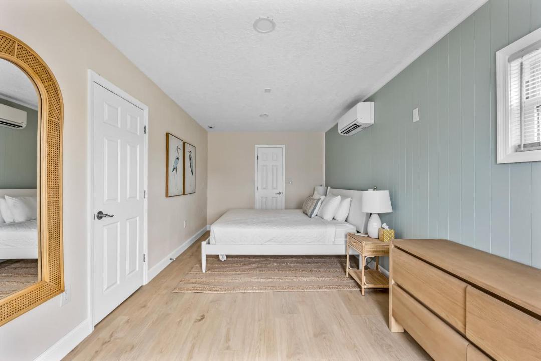 Photo of Bedroom in Parsuns To Cocoa Beach