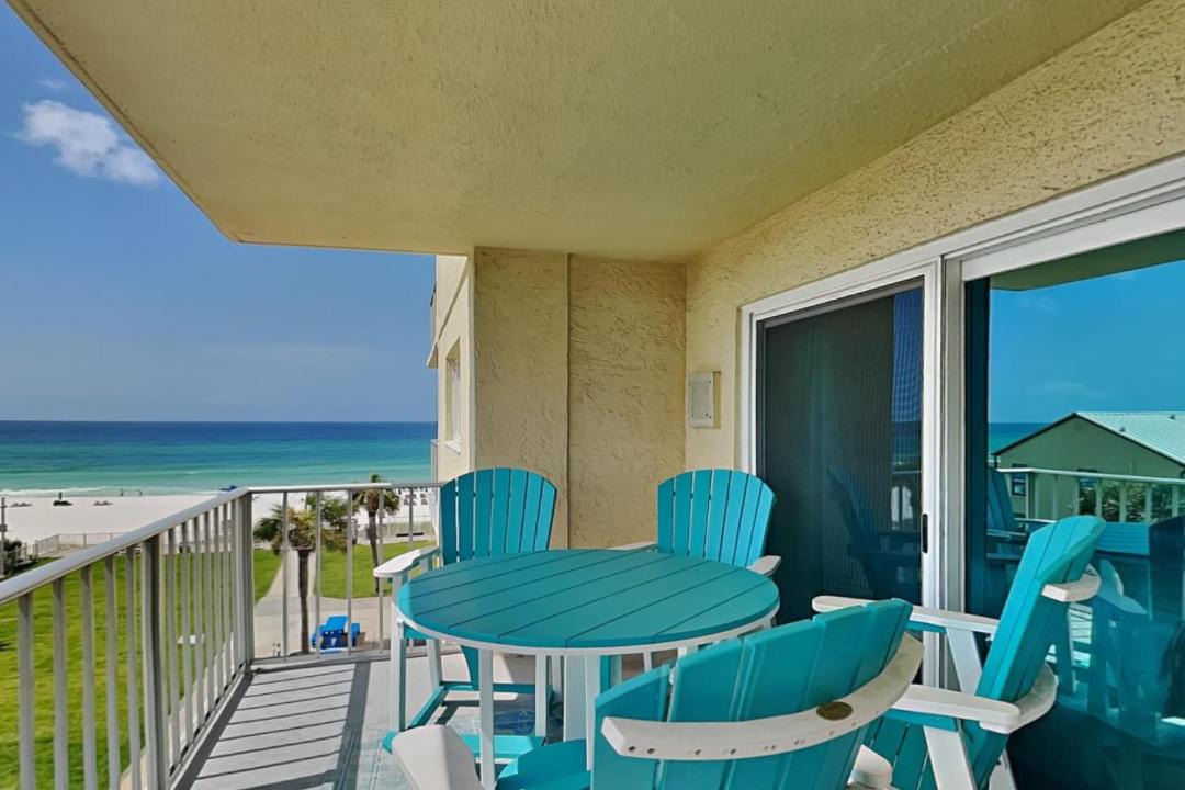 Photo of Patio Balcony in Biltmore Beach