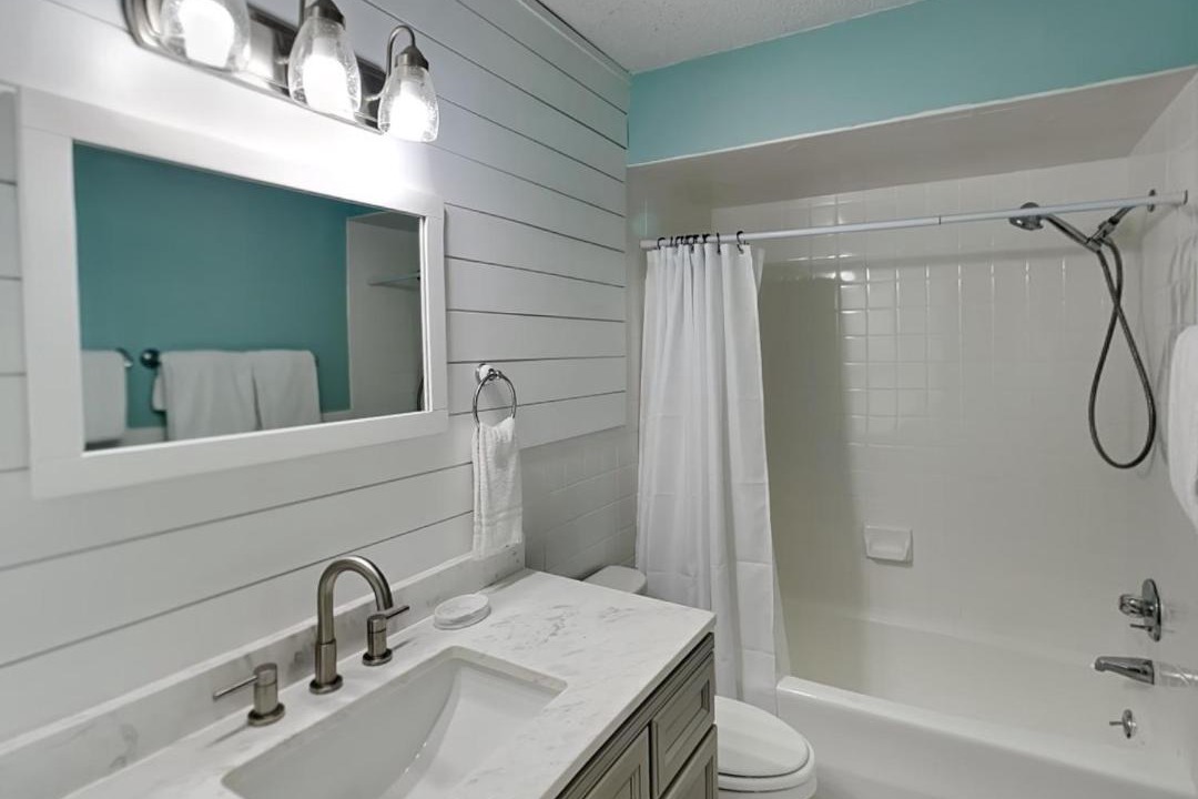 Photo of Bathroom in Biltmore Beach