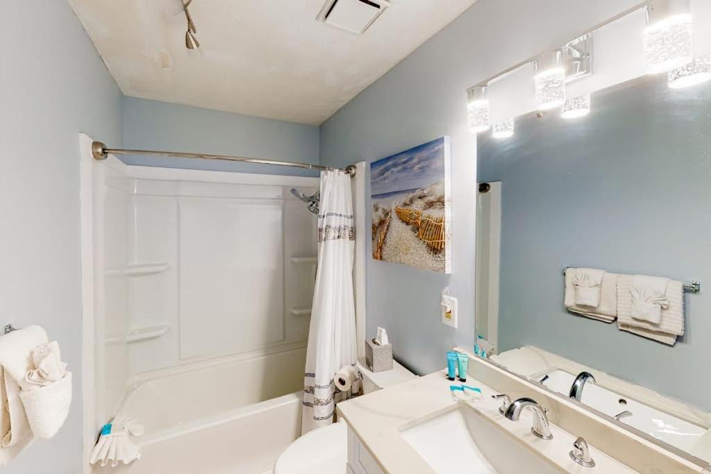 Photo of Bathroom in El Centro Beach