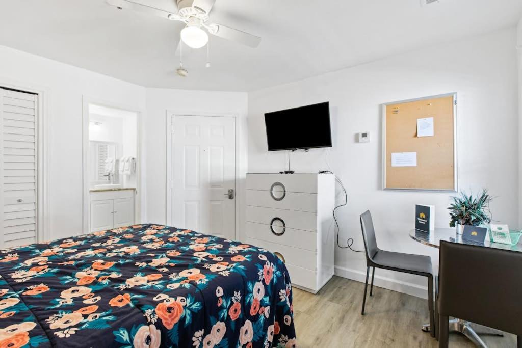 Photo of Bedroom in Gulf Lagoon Beach