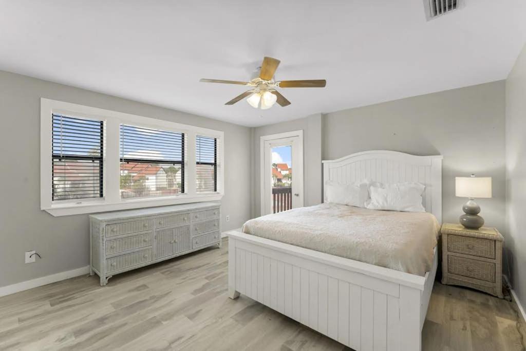 Photo of Bedroom in Gulf Lagoon Beach