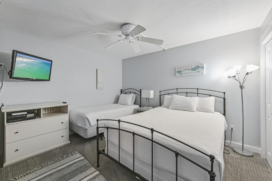 Photo of Bedroom in Holiday Isle