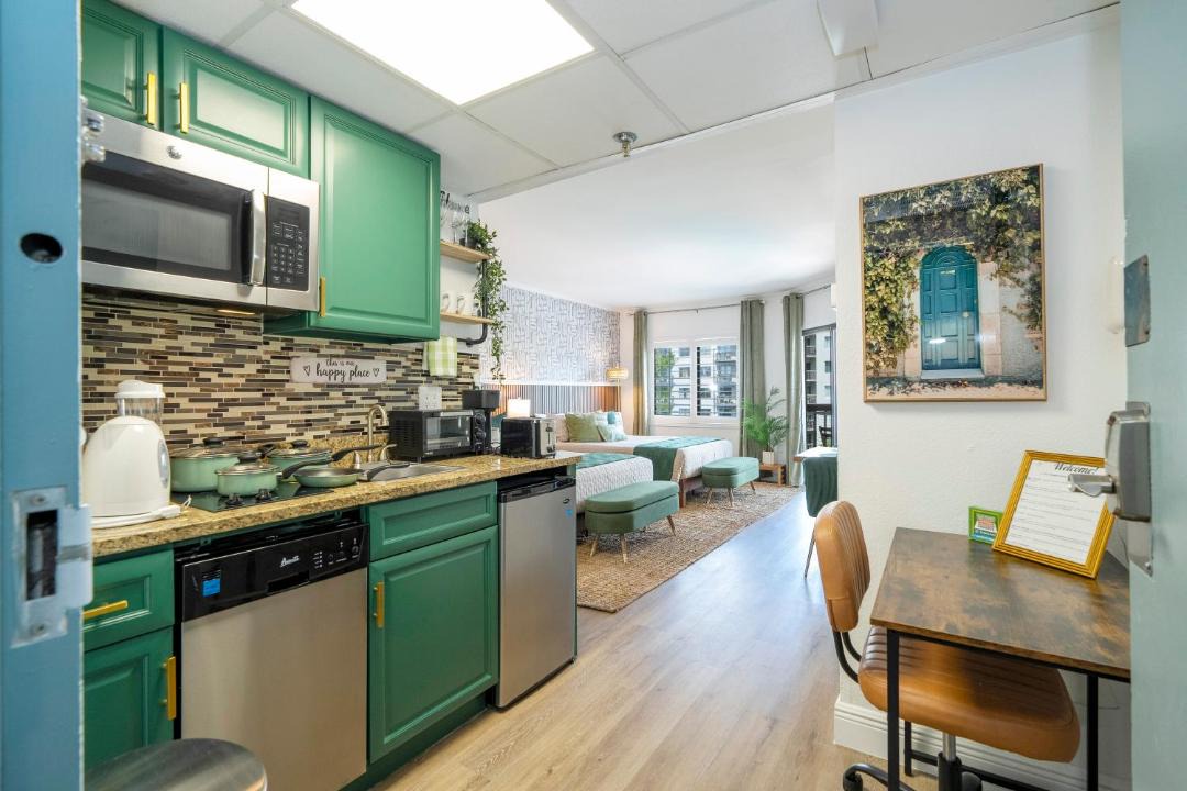 Photo of Kitchen in Florida Center