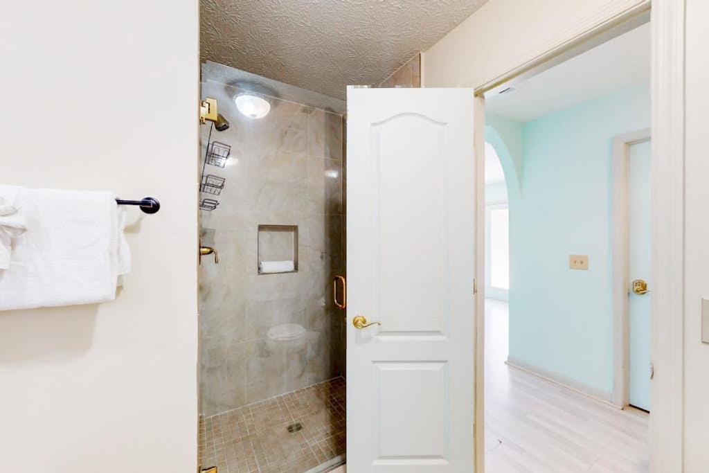 Photo of Bathroom in Thomas Drive