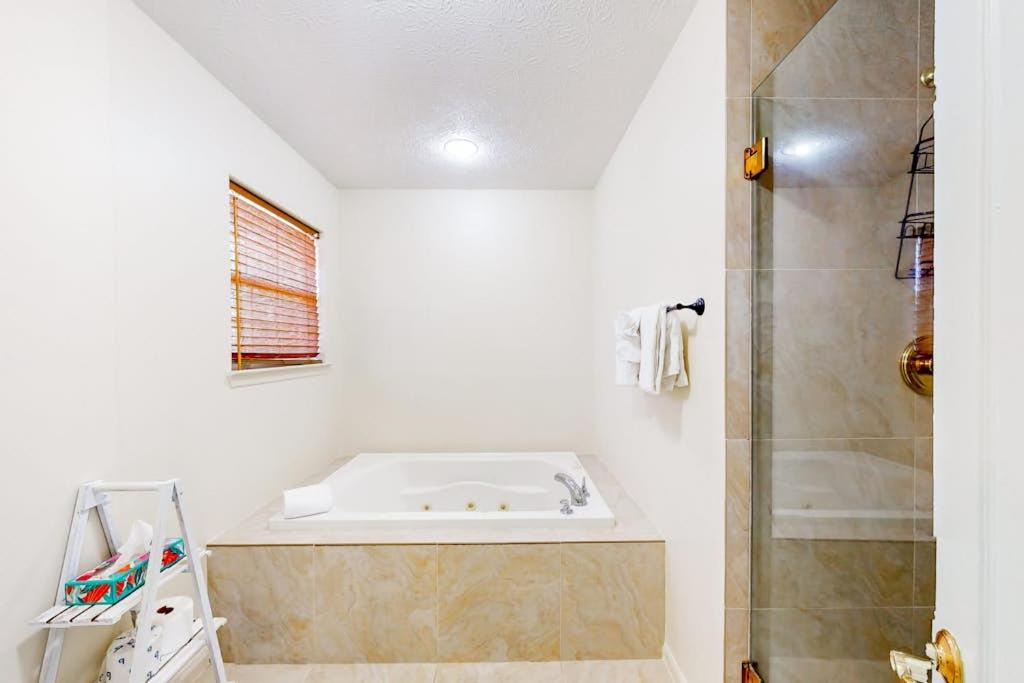 Photo of Bathroom in Thomas Drive