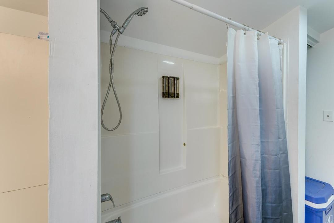 Photo of Bathroom in North Central Hollywood