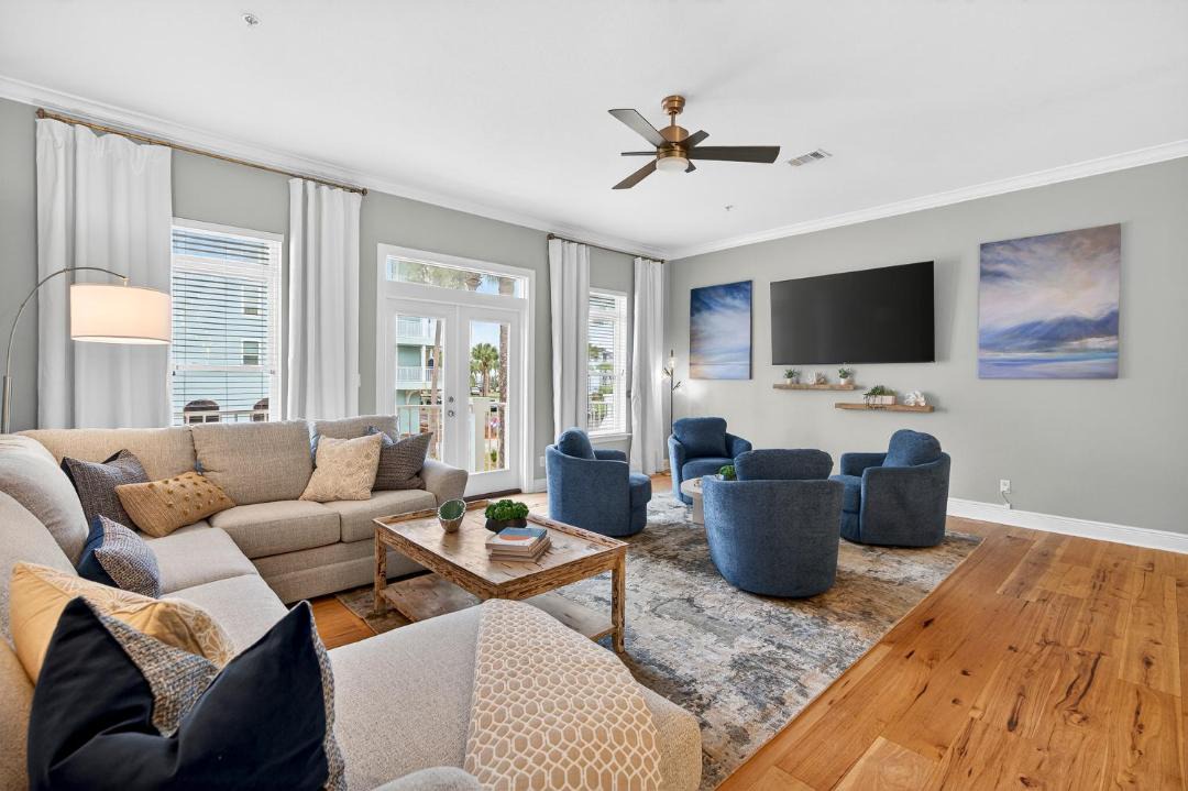 Photo of Livingroom in Gulf Place