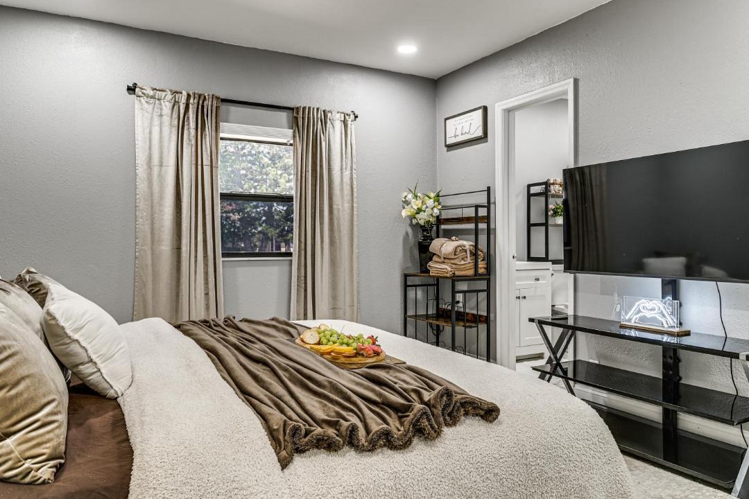 Photo of Bedroom in Orchid Lake Village