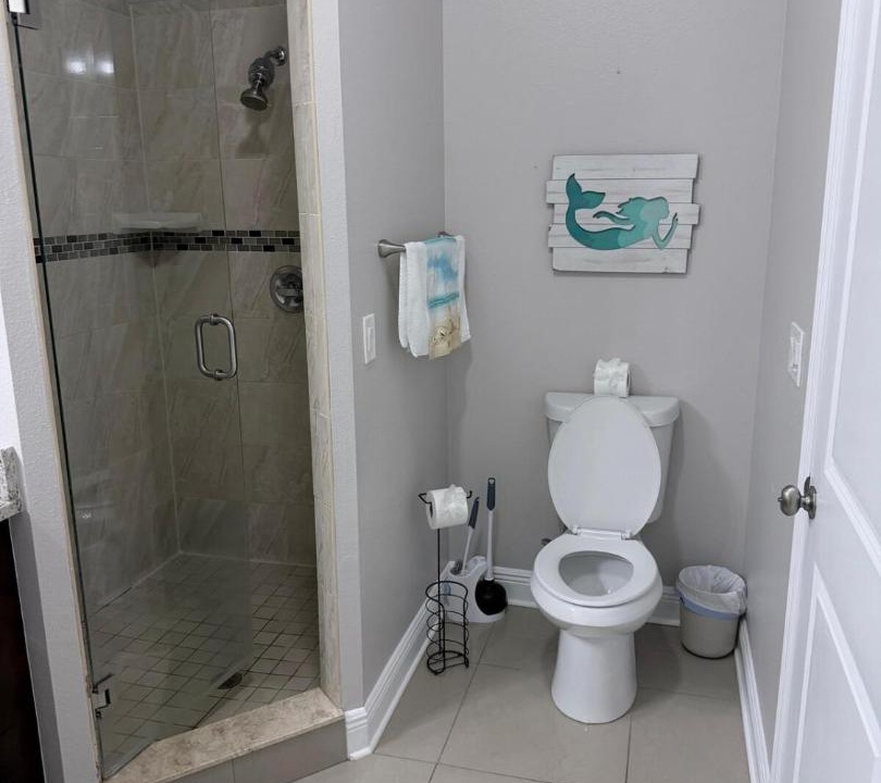 Photo of Bathroom in Pinecrest West Park