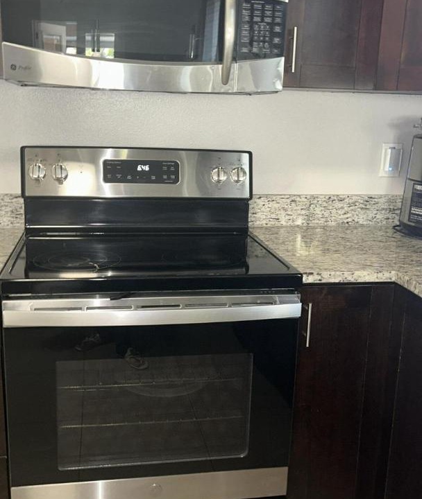 Photo of Kitchen in Pinecrest West Park
